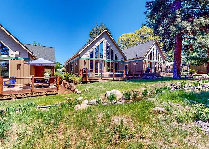 Gateway To Crater Lake! Resort Retreat W/ Pool