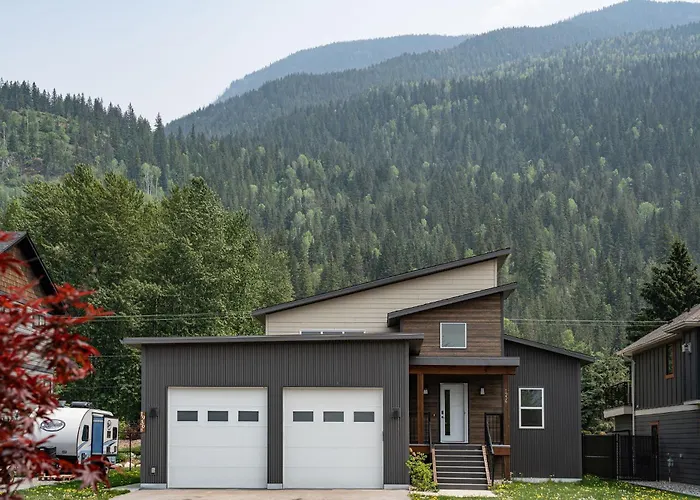 Mountain Dreams - Revelstoke Home Near Rmr