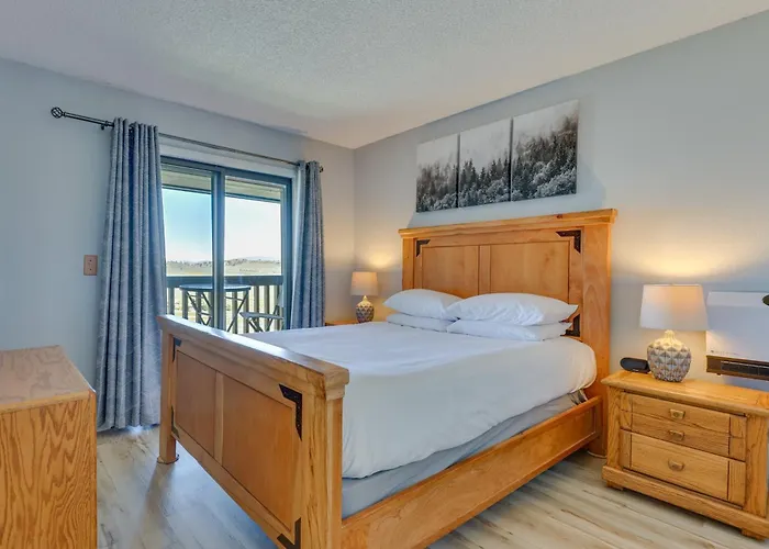Ski-In/Out Granby Condo W/ Mtn Views + Balcony!