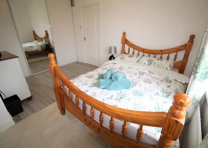 Whitley Bay - Sleeps 6 - Parking - Fast Wifi - Dogs Welcome