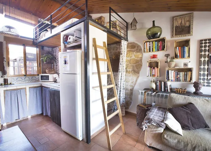 LES LLÚDRIGUES. Casa Loft con encantadora terraza