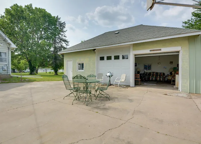 Pet-Friendly Home: Patio & Yard In Sheldon