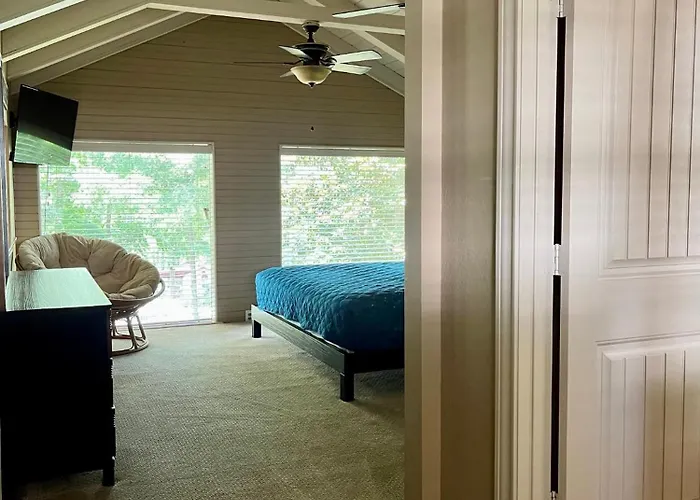 Hideaway - 3 Bedroom Home With Private Pool On Wooded Lot