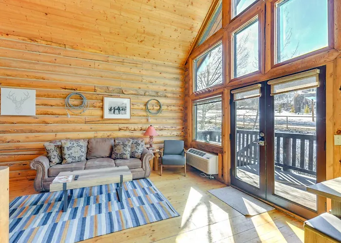 Cozy Mountain Condo Across From Snow King Ski Mtn!