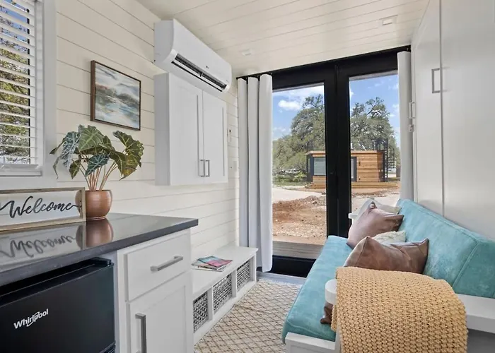 New! Luxury Shipping Container The Desert Escape