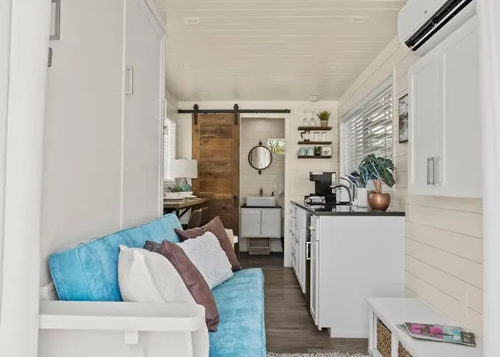 New! Luxury Shipping Container The Desert Escape