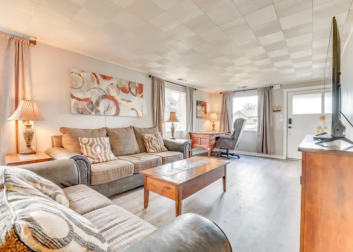 Family-Friendly Ontario Home In Central Location!