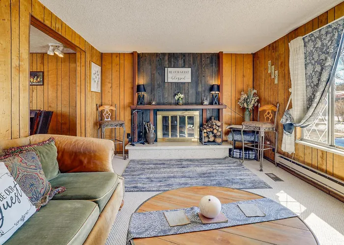 Charming Elk Mountain Home: Hunt, Hike & Fish!