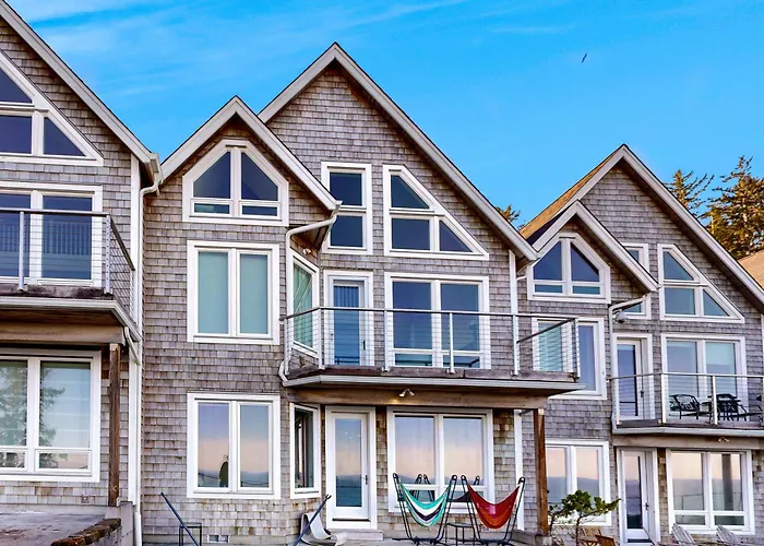 Oceanfront Condo In Gated Community With Sea Views