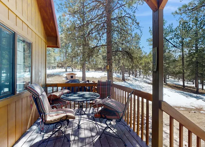 Tranquil Wet Mtn Cabin W/ Views On 3 Acres!