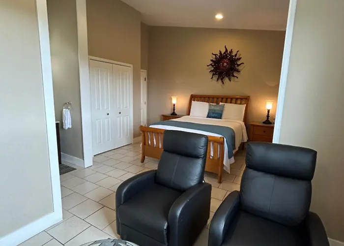 Pacific Rim Guest Lodge - Adults Only