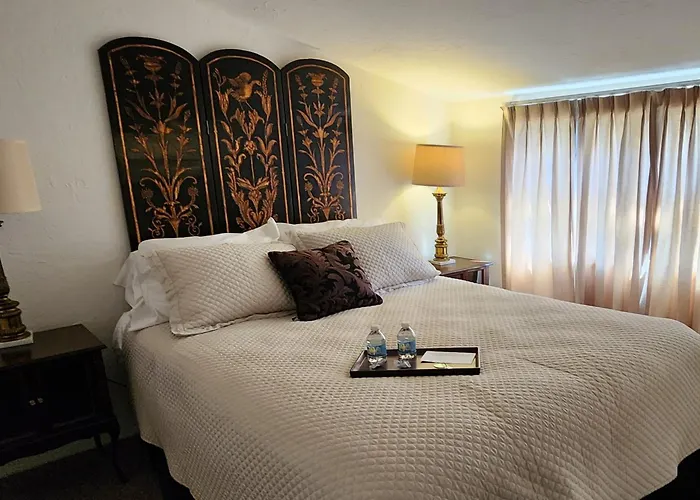 Lily Creek Lodge