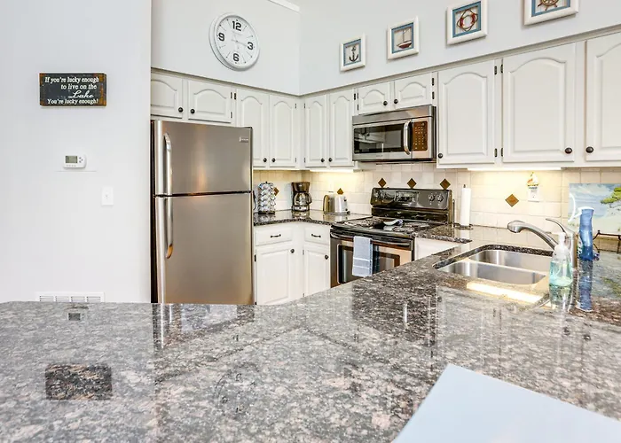 Home On Lake Erie | 3 Bedrooms | 3 Bathrooms