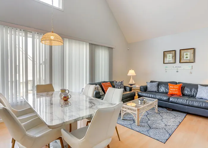 Home On Lake Erie | 3 Bedrooms | 3 Bathrooms