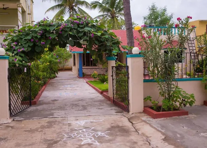 Brundha Homestay Villa With Garden