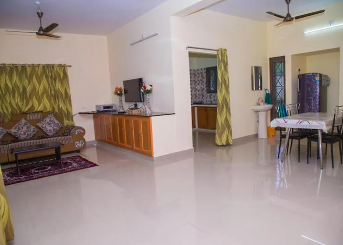 Brundha Homestay Villa With Garden