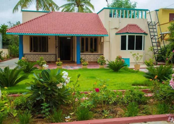Brundha Homestay Villa With Garden
