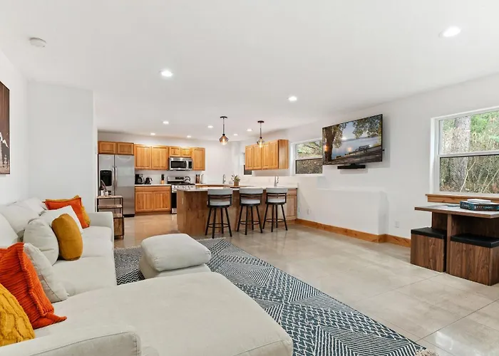 Family Home - Sandpointschweitzer