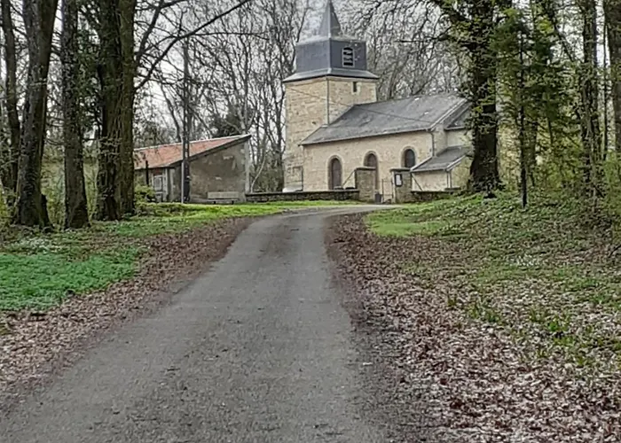 A L'Oree Du Bois