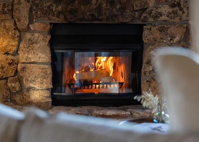 Pine Perch ~ Cozy Mountain Cabin W/ Views