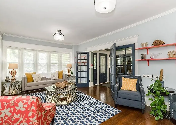 Grand Mansion: 6Br, 5.5Ba Near Top Kc Attractions