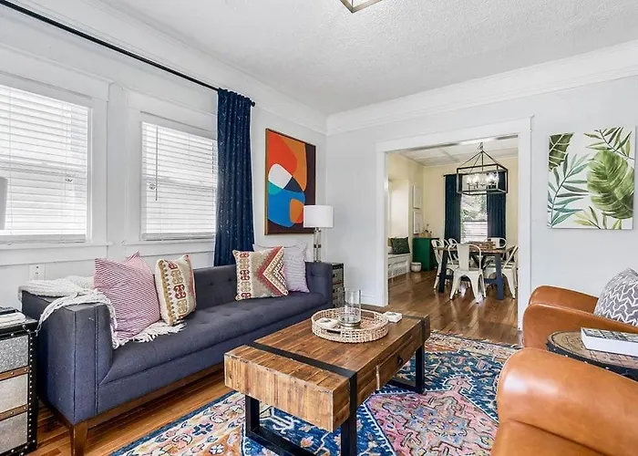 Modern Comfort In Historic Charm: 4Br Kc Retreat