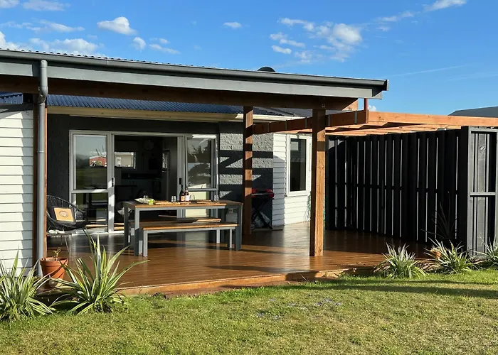 Beachfront Retreat On Revell