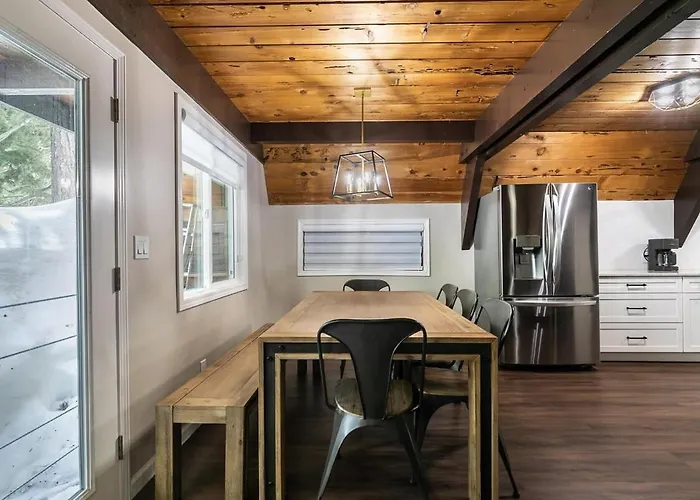 Rustic And Modern 3Bdr Tahoe Cabin