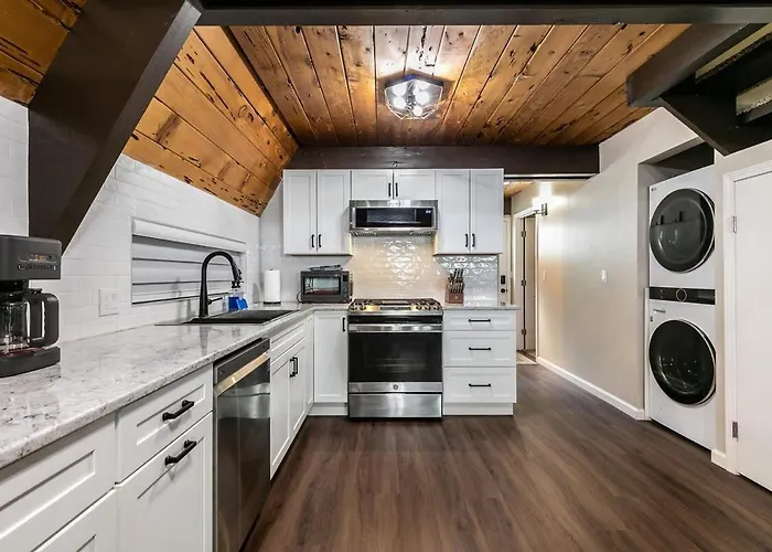 Rustic And Modern 3Bdr Tahoe Cabin