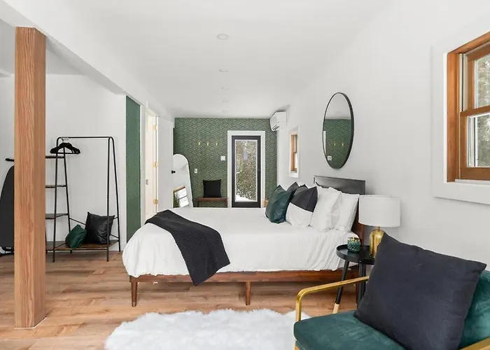 Hudson Valley And The Berkshires Cottage