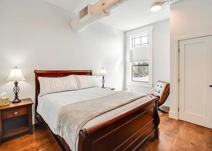 Modern Blaine Condo Rental < 1 Mi To Boat Harbor!