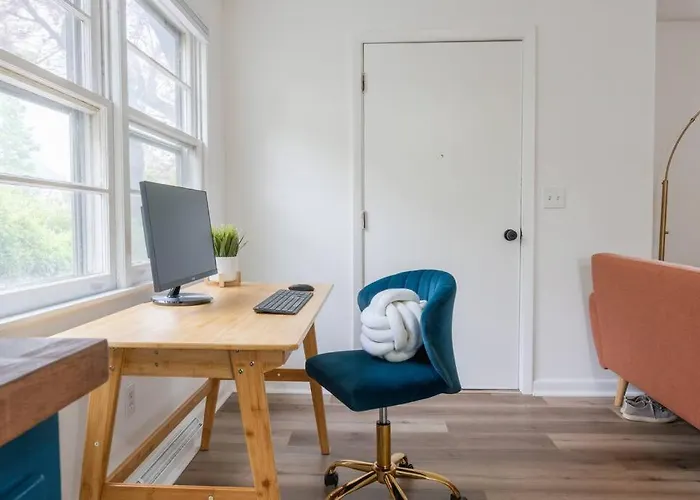 Retro Retreat: 1Br Home W/ Wfh Desk, Livingroom, And Fire Pit