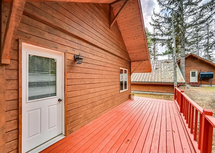 Secluded Bigfork Cabin W/ Canoes & Views!