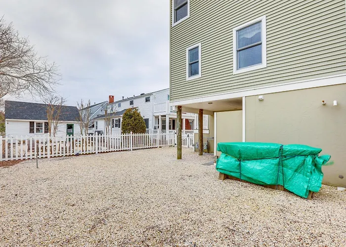 Long Beach Island Townhome W/ Rooftop Deck & Grill