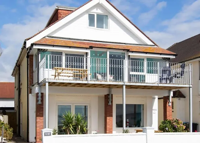 Beautiful Beachfront House Wth Balcony & Sea Views