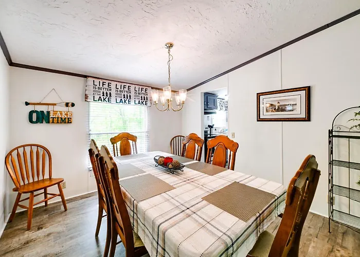 Quiet 'Horseshoe Hill House' By Lake Barkley!