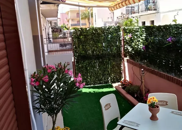 Holiday House Marlin Giardini Naxos