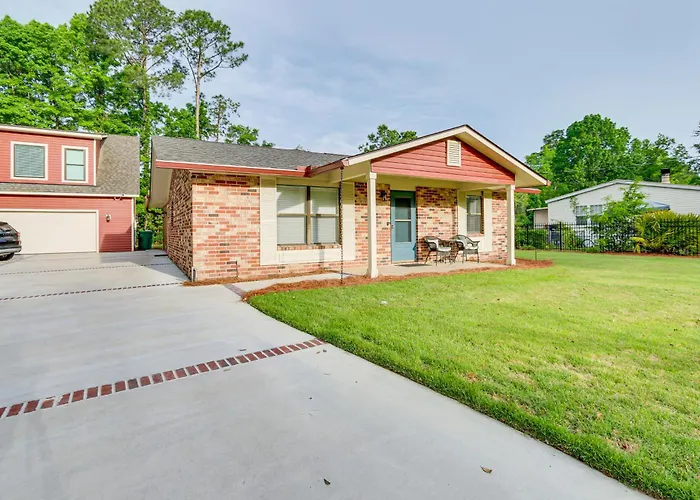 Walk To Restaurants: Bluffton Retreat W/ Patio