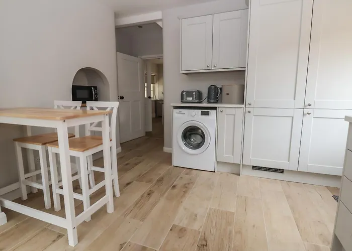 2 Golf Links Cottages