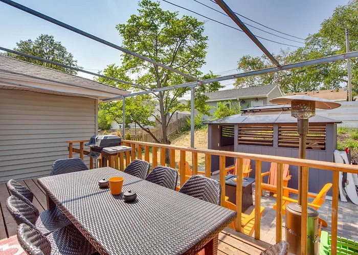 Pet-Friendly Minneapolis Home ~ 8 Mi To Downtown!