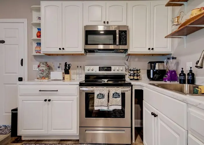 The Little Villa - 2Bed 1Bath Private Suite