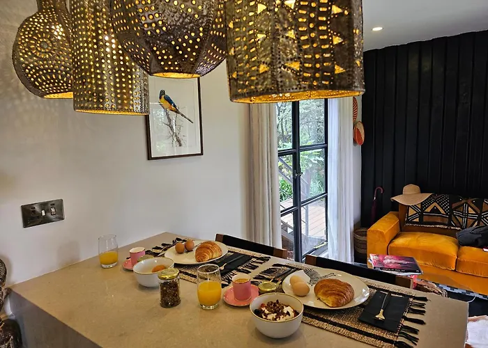 Pumbaa Farmhouse + Cottages