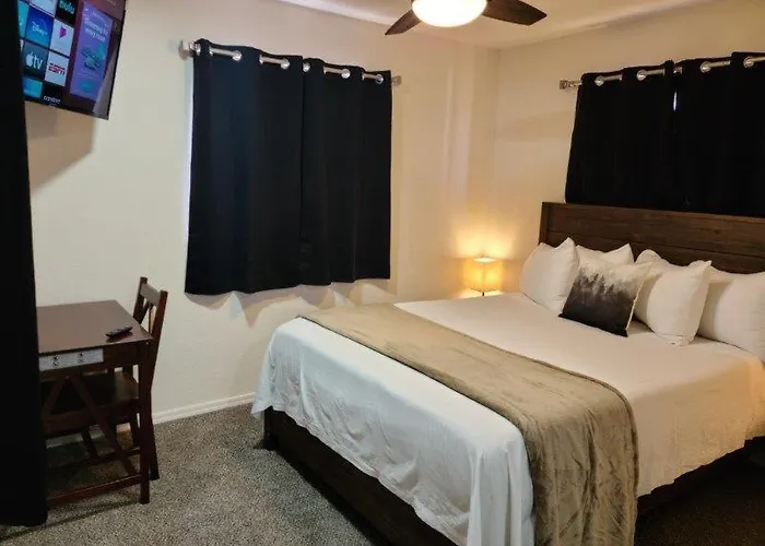 070B Grand Canyon Suite With Kitchenette Near South Rim Sleeps 4