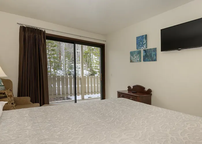 Hideaway Village Alpine 4