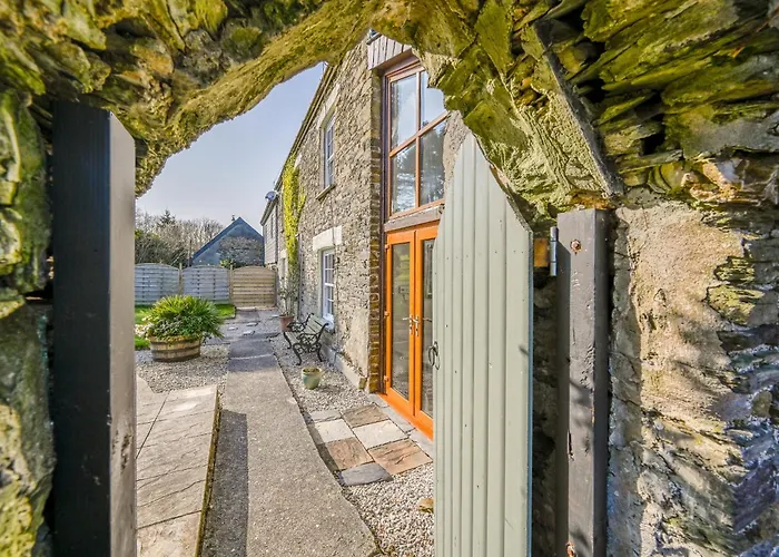 Polean Farm Old Farmhouse - With Large Jacuzzi, Games Room, Near The Sea And With Free Access To A Nearby Pool