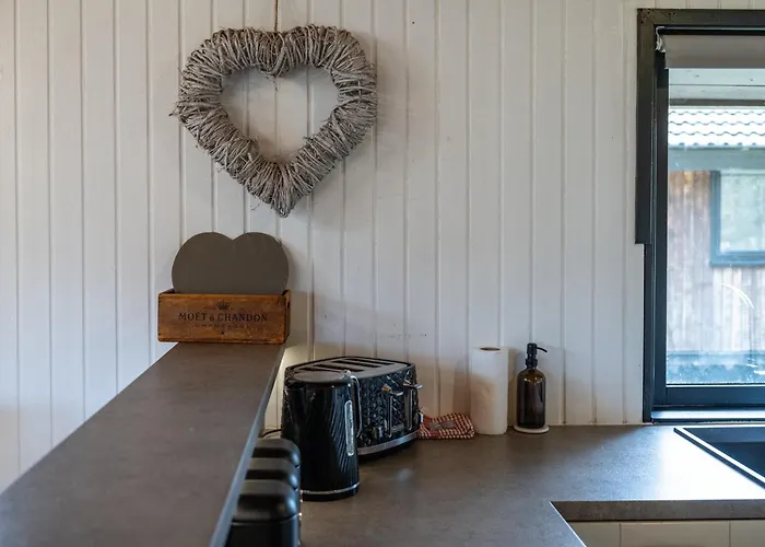 Cabin W Hot Tub, Sauna, King Beds, National Park