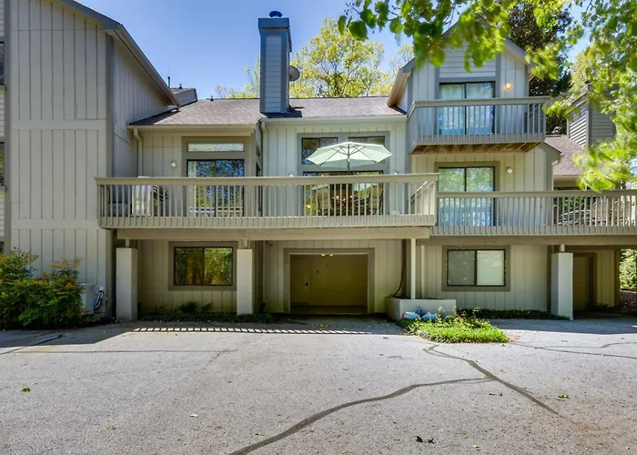 Salem Vacation Rental W/ Lake Keowee Access!
