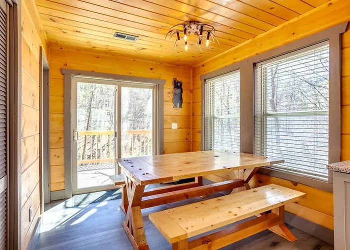 Dancing Bear Cabin- Relax & Enjoy!
