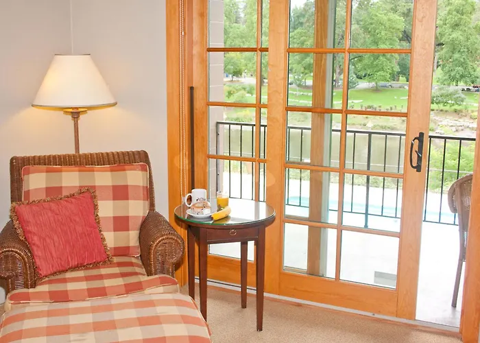 The Lodge At Riverside