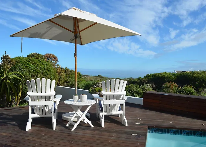 Stunning Beach House In Grotto Bay